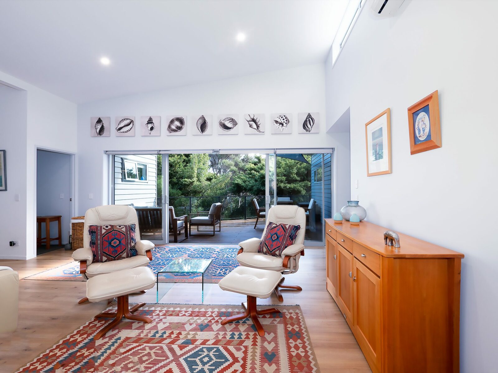 Location, Quality and Privacy in Central Paihia