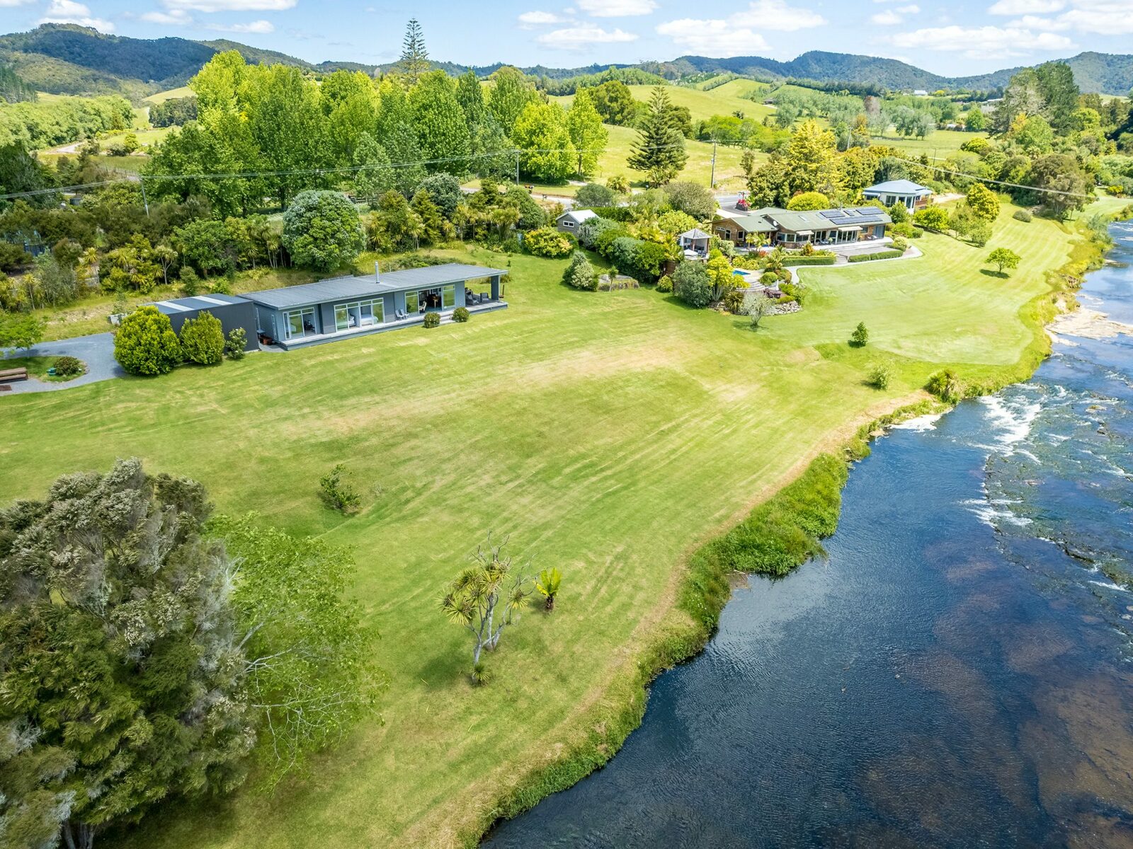 Unique, Private Enchanting River Retreat